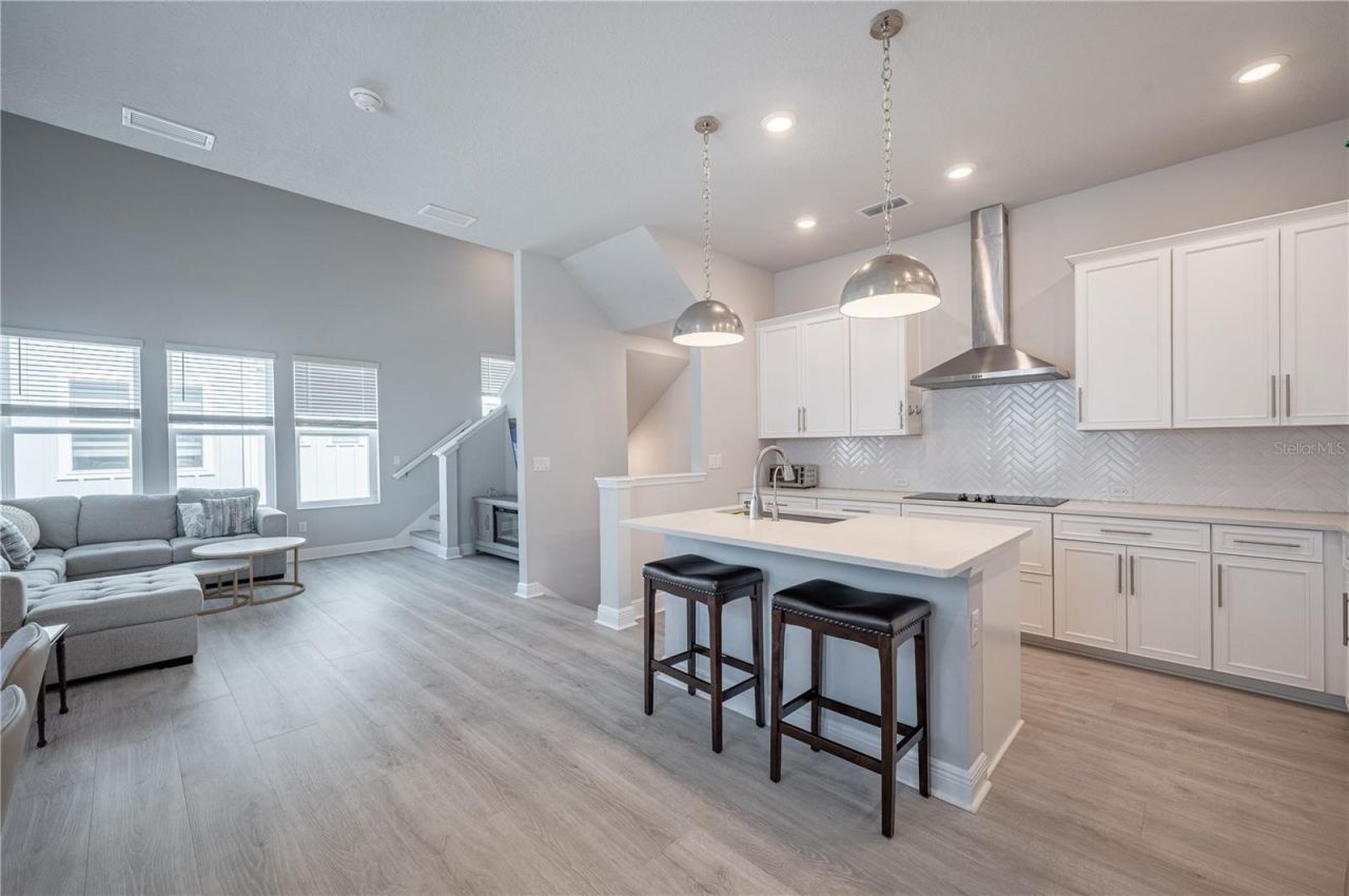 2400 Ezzell Court, Sarasota, FL 34237 Photo