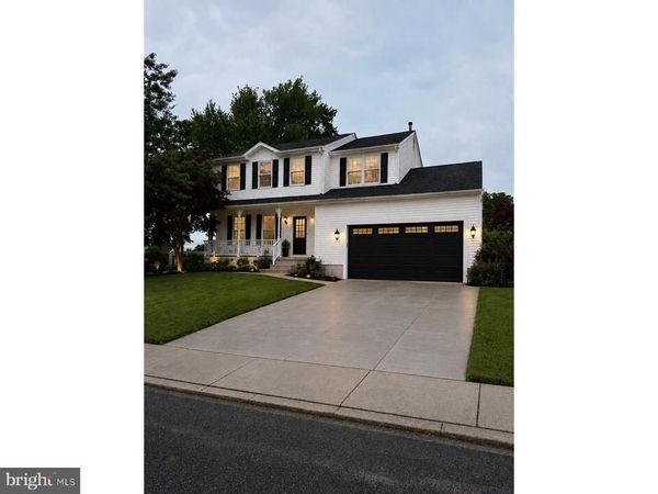 14 POWDER LANE, BURLINGTON, NJ 08016