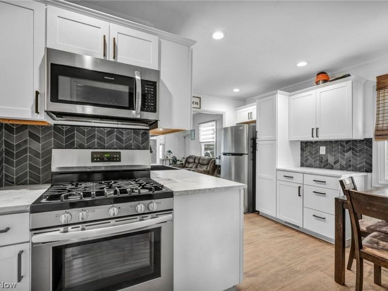 4307 Talbot Lane, Lorain, OH 44055 Photo 12