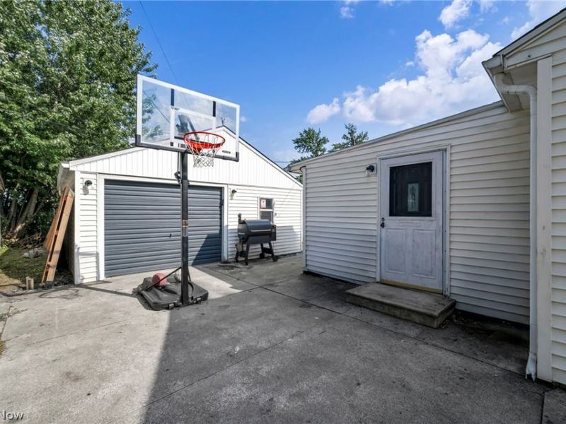 4307 Talbot Lane, Lorain, OH 44055 Photo 32