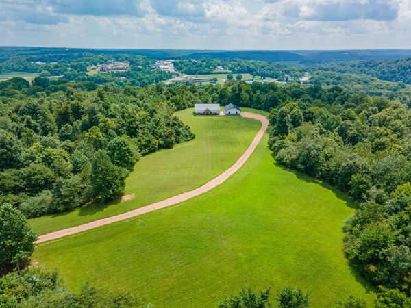 321 OLD SR 48 , Centerville, TN 37033