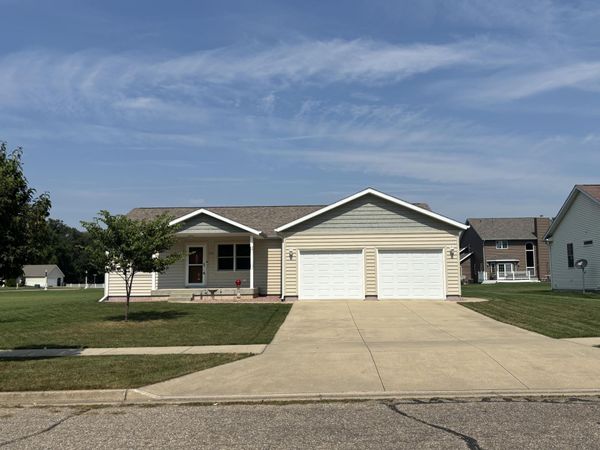 604 Hampshire Drive, Sturgis, MI 49091