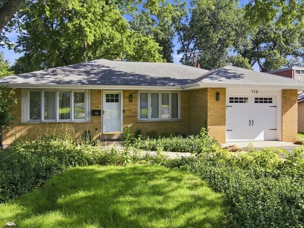 116 Sturtz Street , Barrington, IL 60010