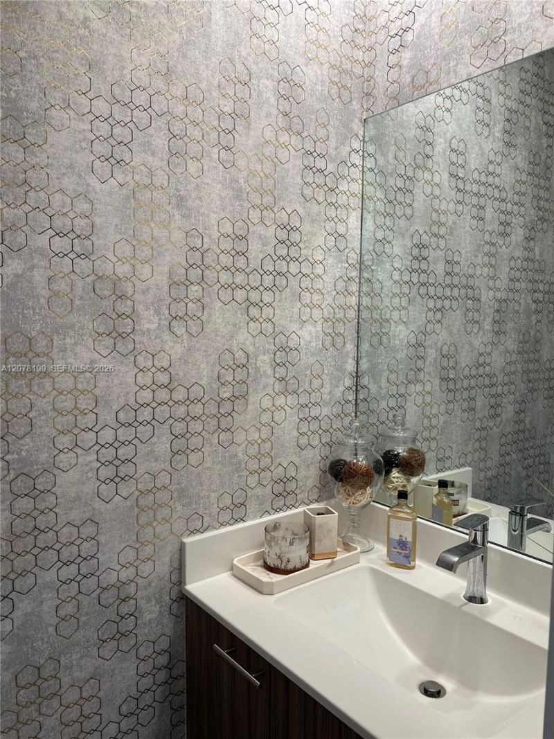 6421 NW 102nd Path, Unit 101, Doral, FL 33178 Photo