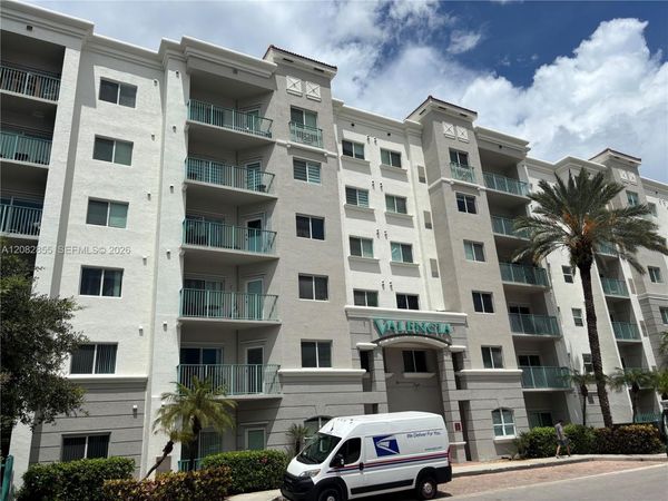 6001 SW 70th St , Unit 324, South Miami, FL 33143