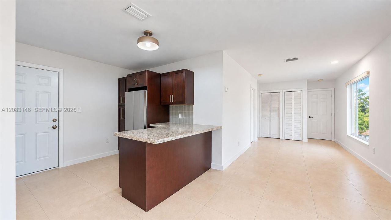 3558 SW 26th St , Unit 3558, Miami, FL 33133 Photo