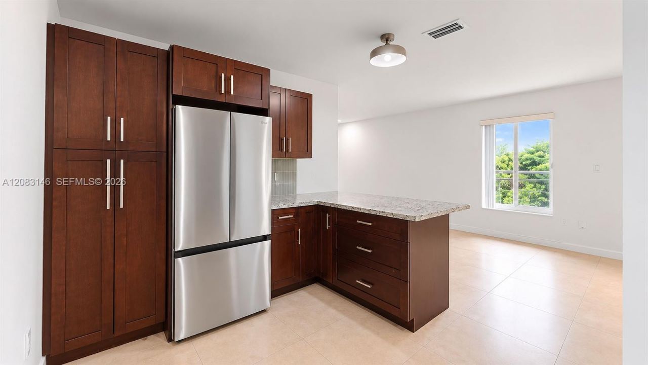 3558 SW 26th St , Unit 3558, Miami, FL 33133 Photo