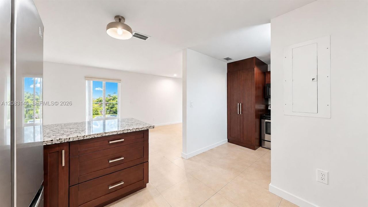 3558 SW 26th St , Unit 3558, Miami, FL 33133 Photo