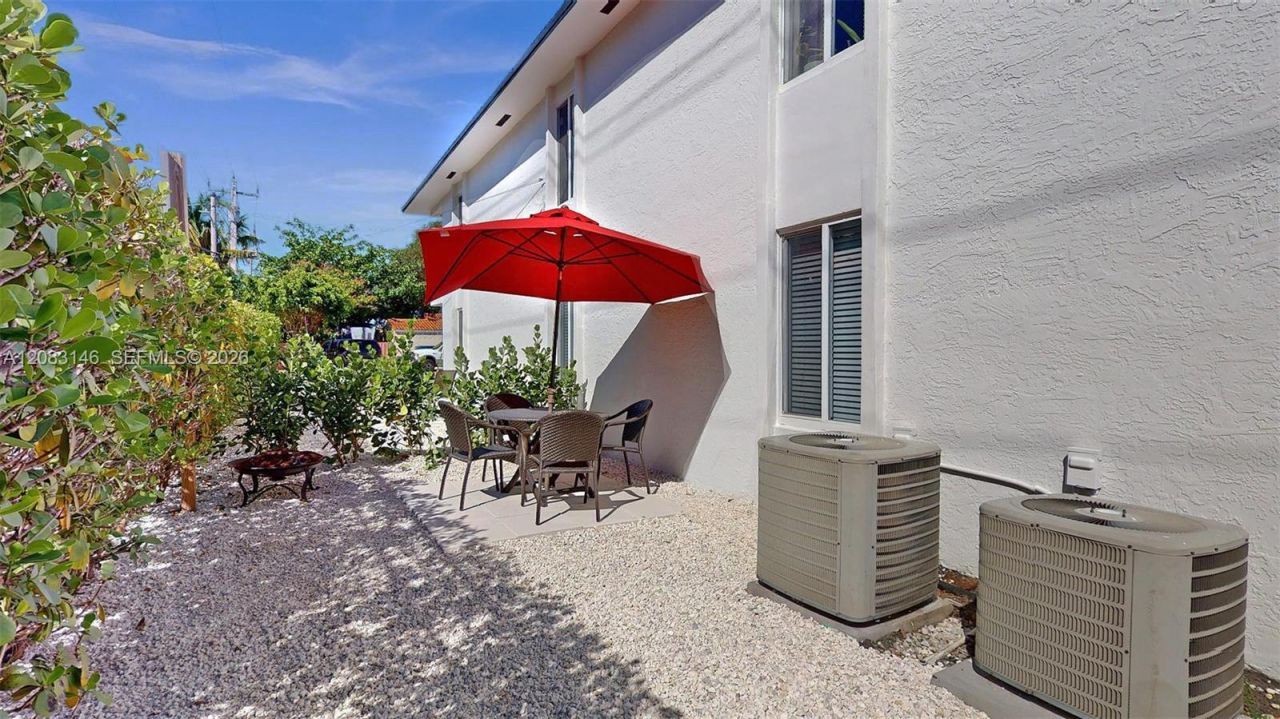 3558 SW 26th St , Unit 3558, Miami, FL 33133 Photo