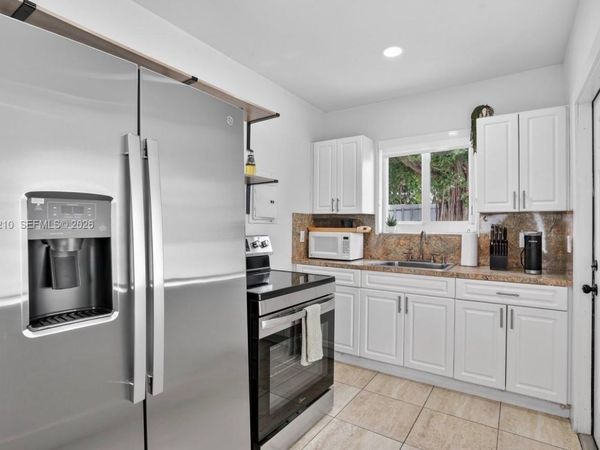 2422 NW 11th St, Unit 1, Miami, FL 33125