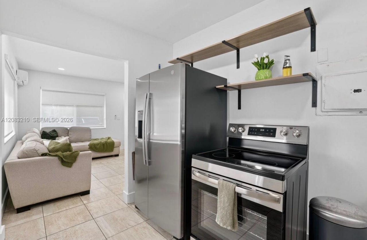 2422 NW 11th St, Unit 1, Miami, FL 33125 Photo