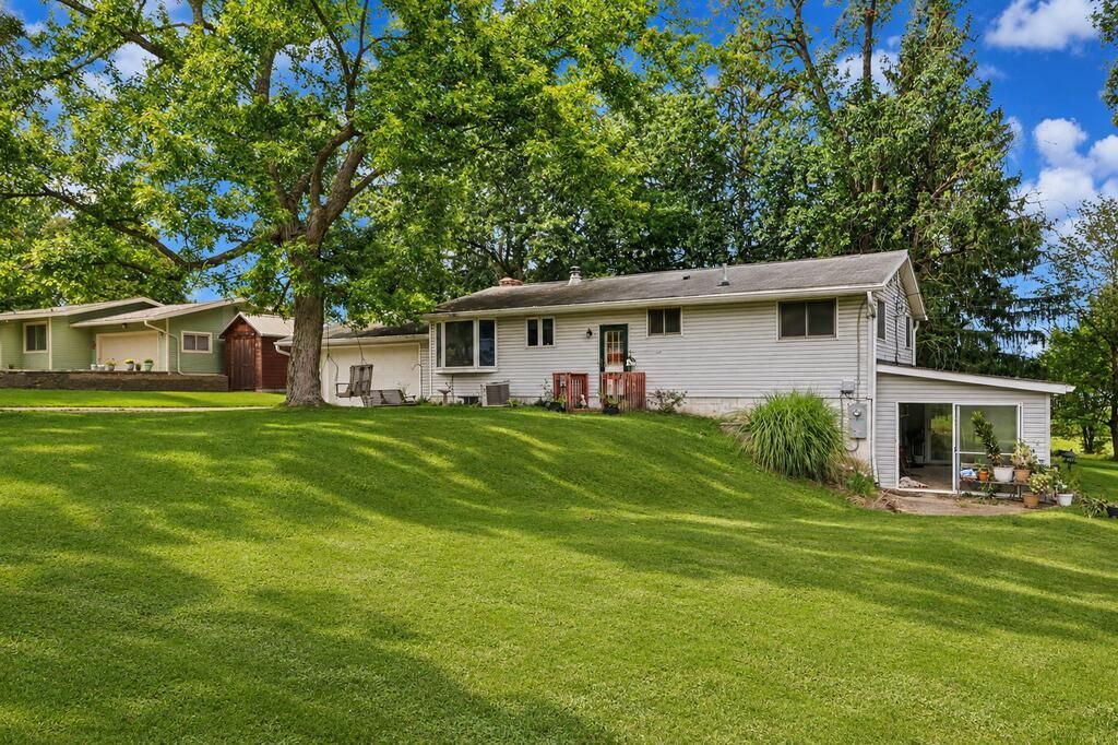 2305 Lakecrest Road, Mansfield, OH 44903 Main Photo