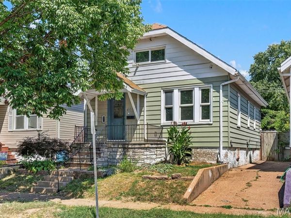 4081 Burgen Avenue , St Louis, MO 63116