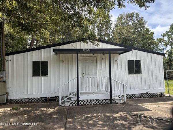 1017 De La Pointe Drive, Gautier, MS 39553