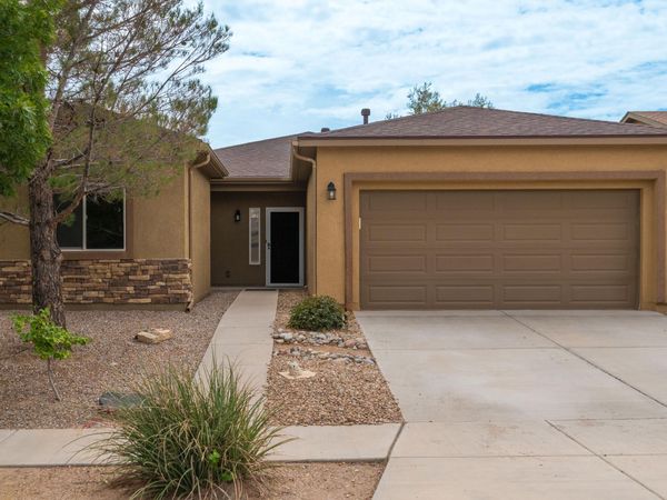 271 Zuni River Circle SW, Los Lunas, NM 87031