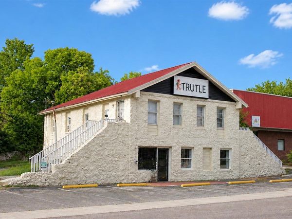 110 Bookstore Way , Bowling Green, KY 42101