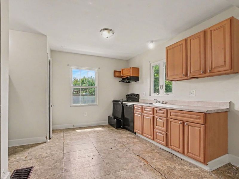 6801 Betts Avenue, North College Hill, OH 45239 Photo 2