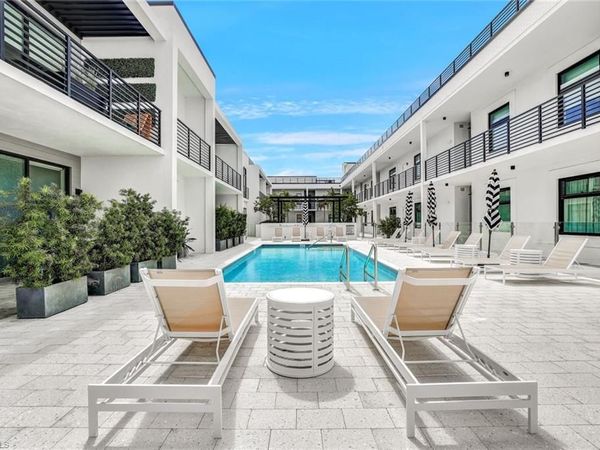 850 Central AVE , Unit 207, NAPLES, FL 34102