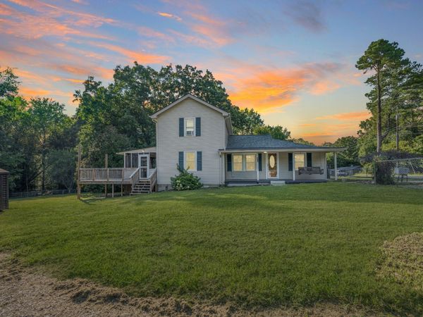 860 Potters Ln, Clarksville, TN 37040