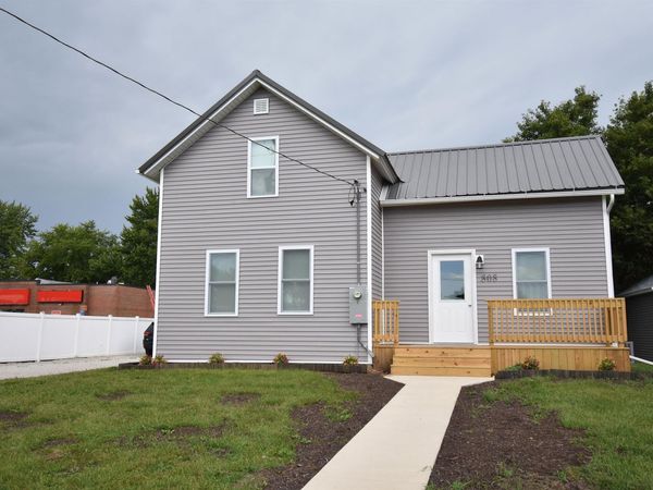808 1st St. West , Independence, IA 50644