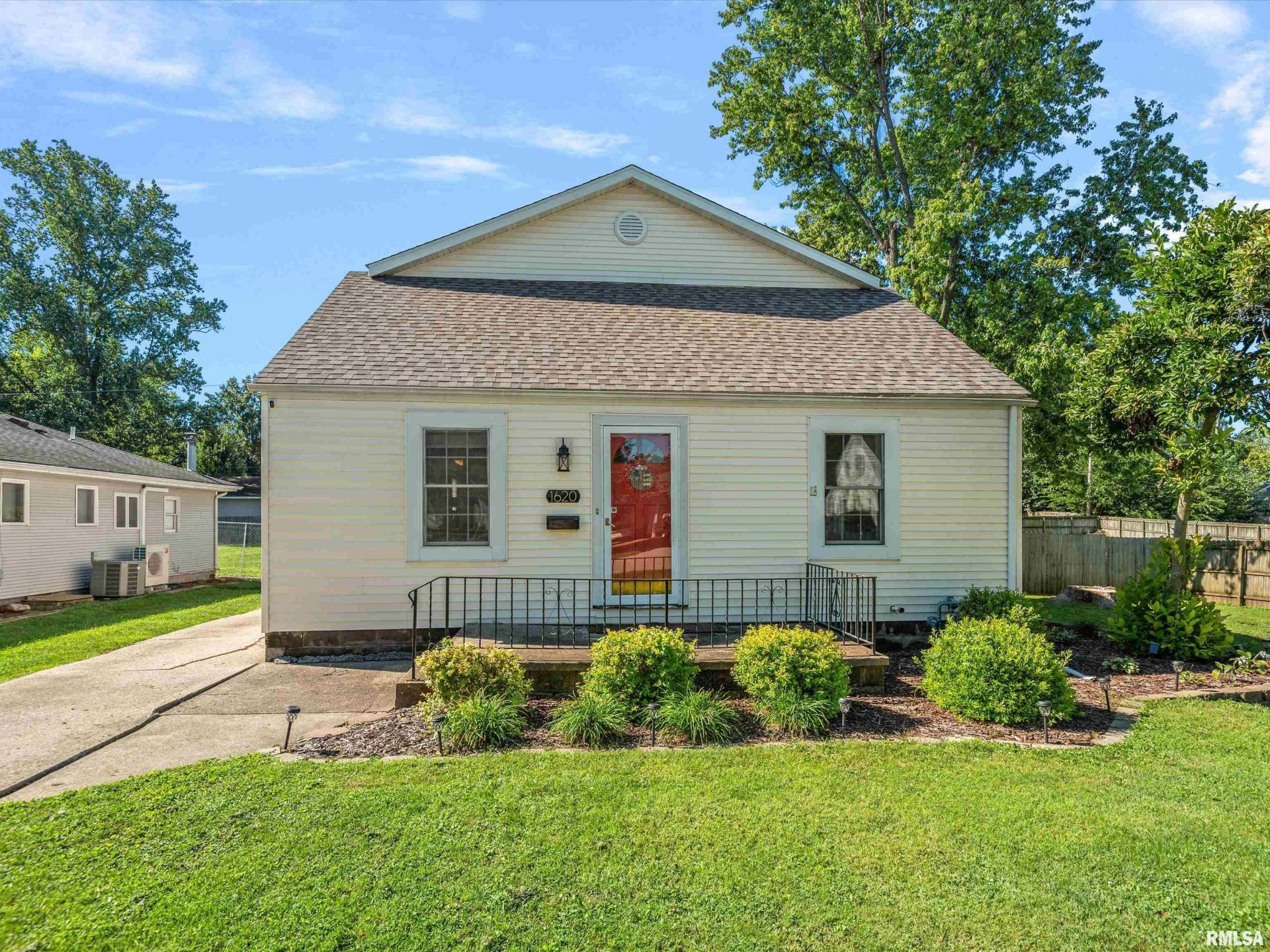 1620 Reed Avenue, Springfield, IL 62704 Main Photo