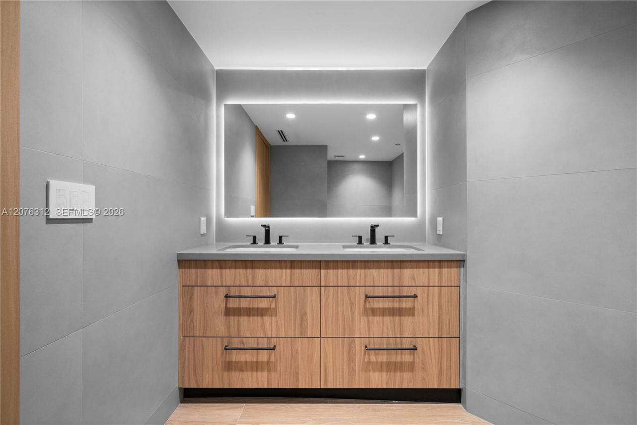 9999 Collins Ave, Unit 3F, Bal Harbour, FL 33154 Photo