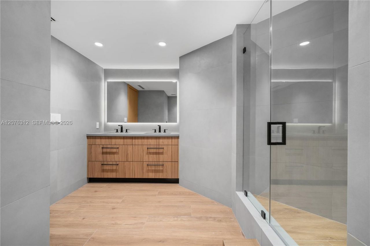 9999 Collins Ave, Unit 3F, Bal Harbour, FL 33154 Photo