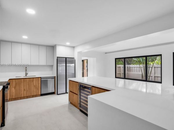 220 NE 105th St , Miami Shores, FL 33138