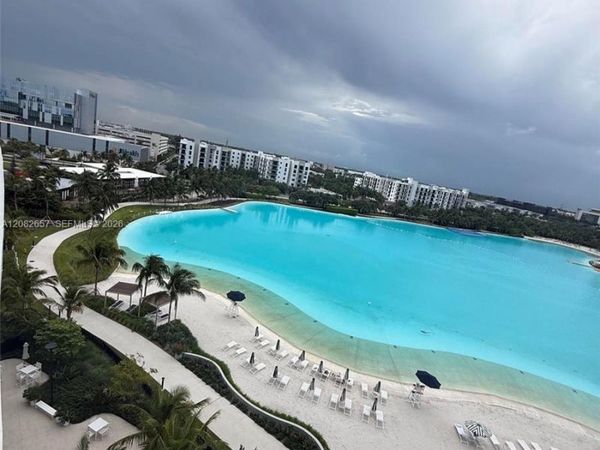 2411 Laguna Circle , Unit 2703, North Miami, FL 33181