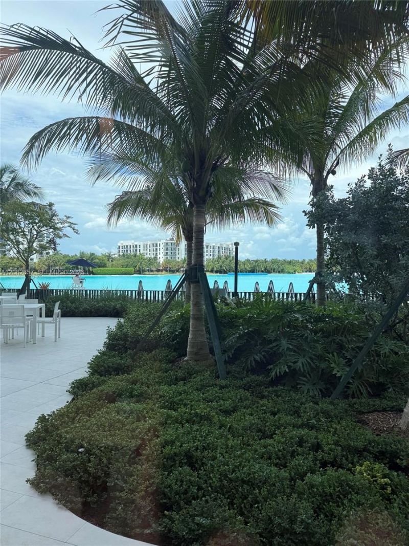 2411 Laguna Circle , Unit 2703, North Miami, FL 33181 Photo