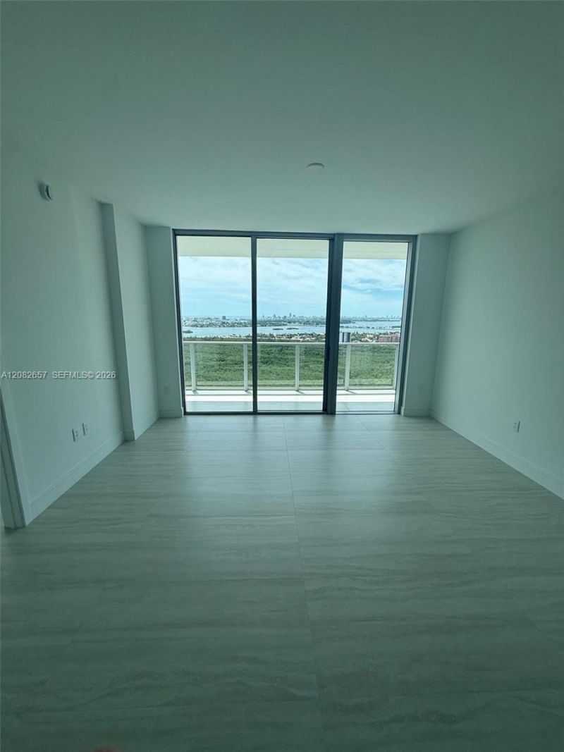 2411 Laguna Circle , Unit 2703, North Miami, FL 33181 Photo