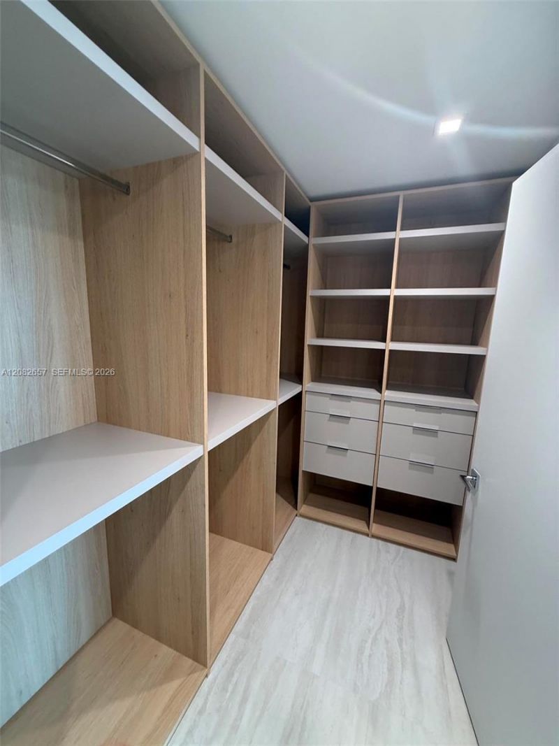 2411 Laguna Circle , Unit 2703, North Miami, FL 33181 Photo