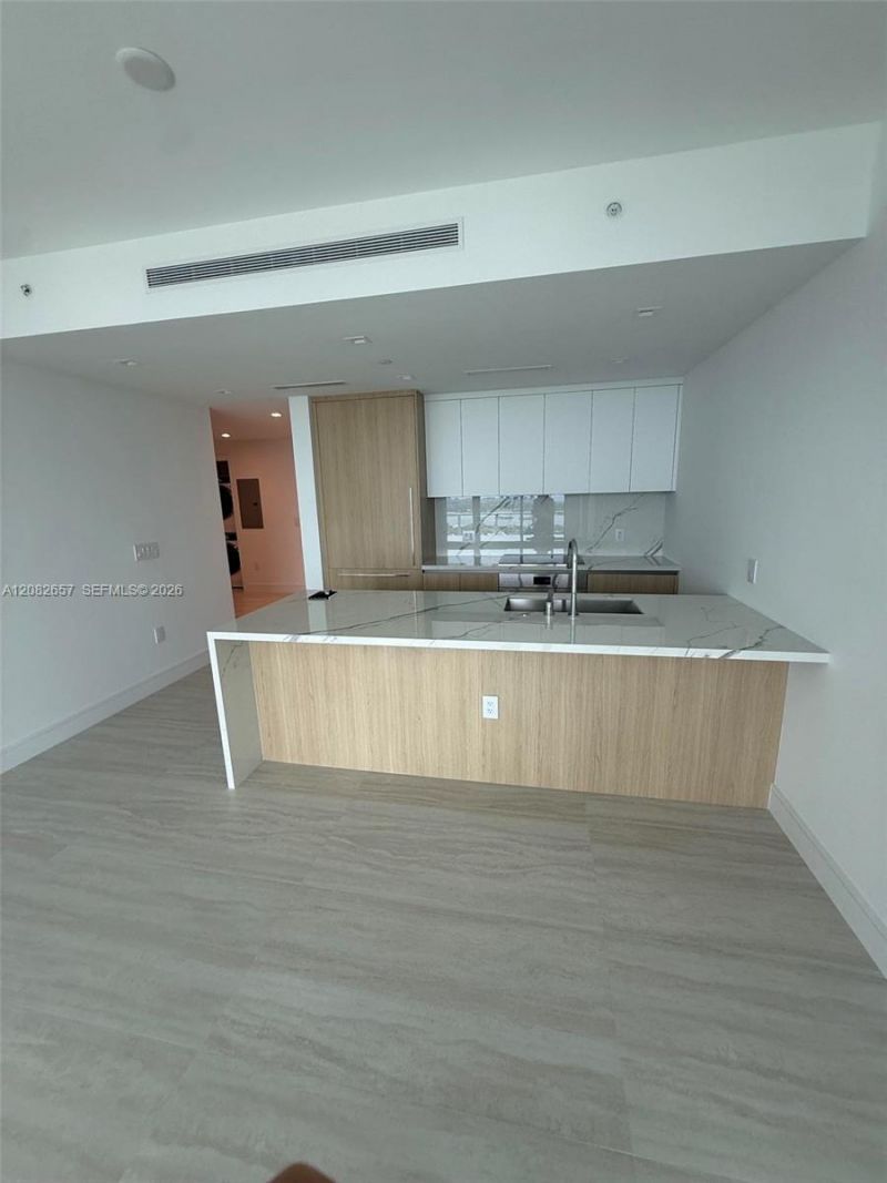 2411 Laguna Circle , Unit 2703, North Miami, FL 33181 Photo