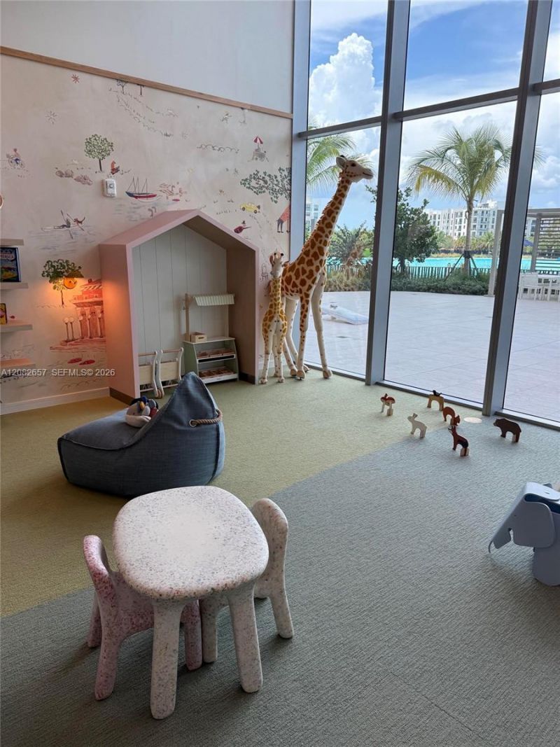 2411 Laguna Circle , Unit 2703, North Miami, FL 33181 Photo