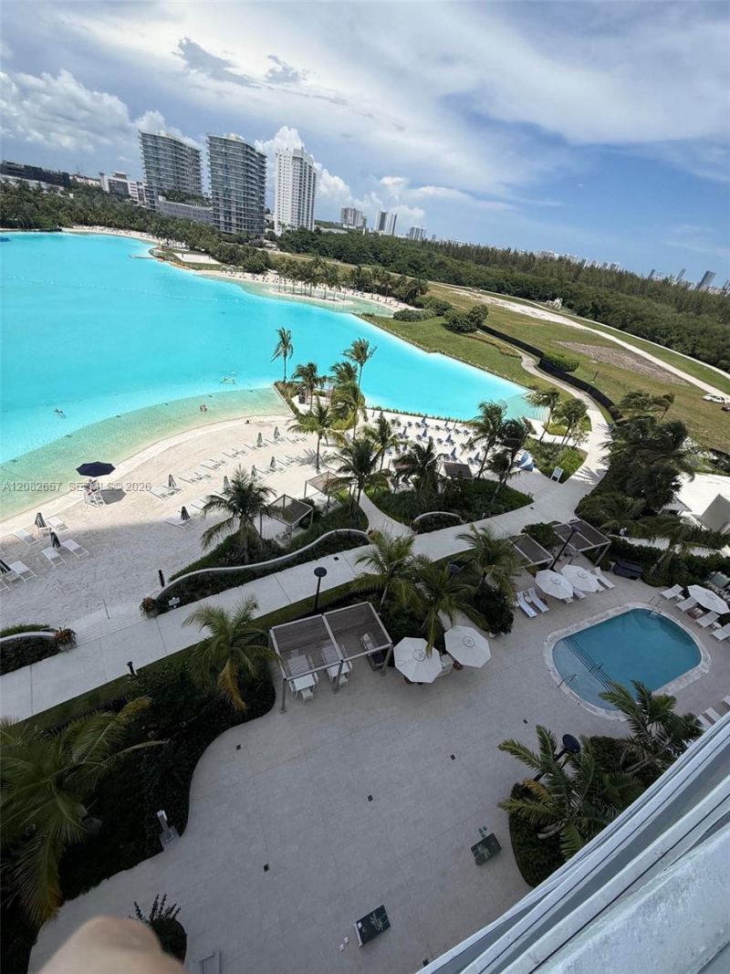 2411 Laguna Circle , Unit 2703, North Miami, FL 33181 Photo