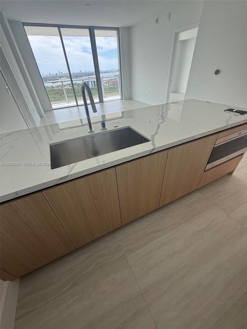 2411 Laguna Circle , Unit 2703, North Miami, FL 33181 Photo