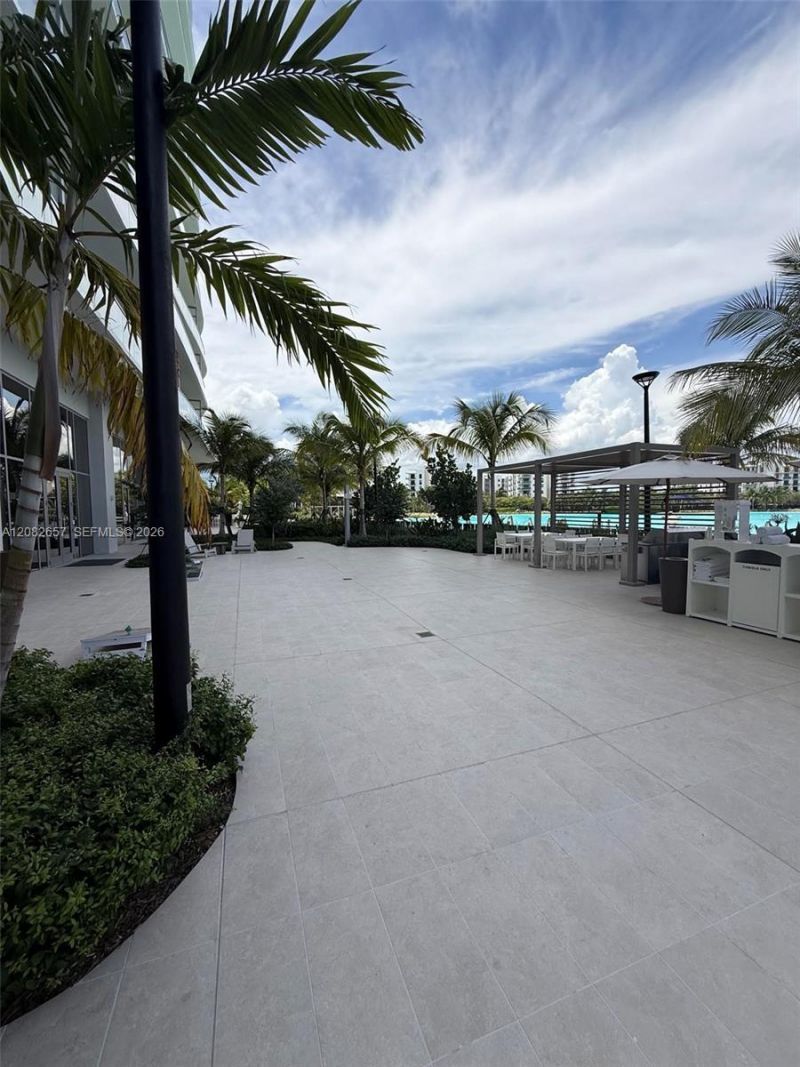 2411 Laguna Circle , Unit 2703, North Miami, FL 33181 Photo