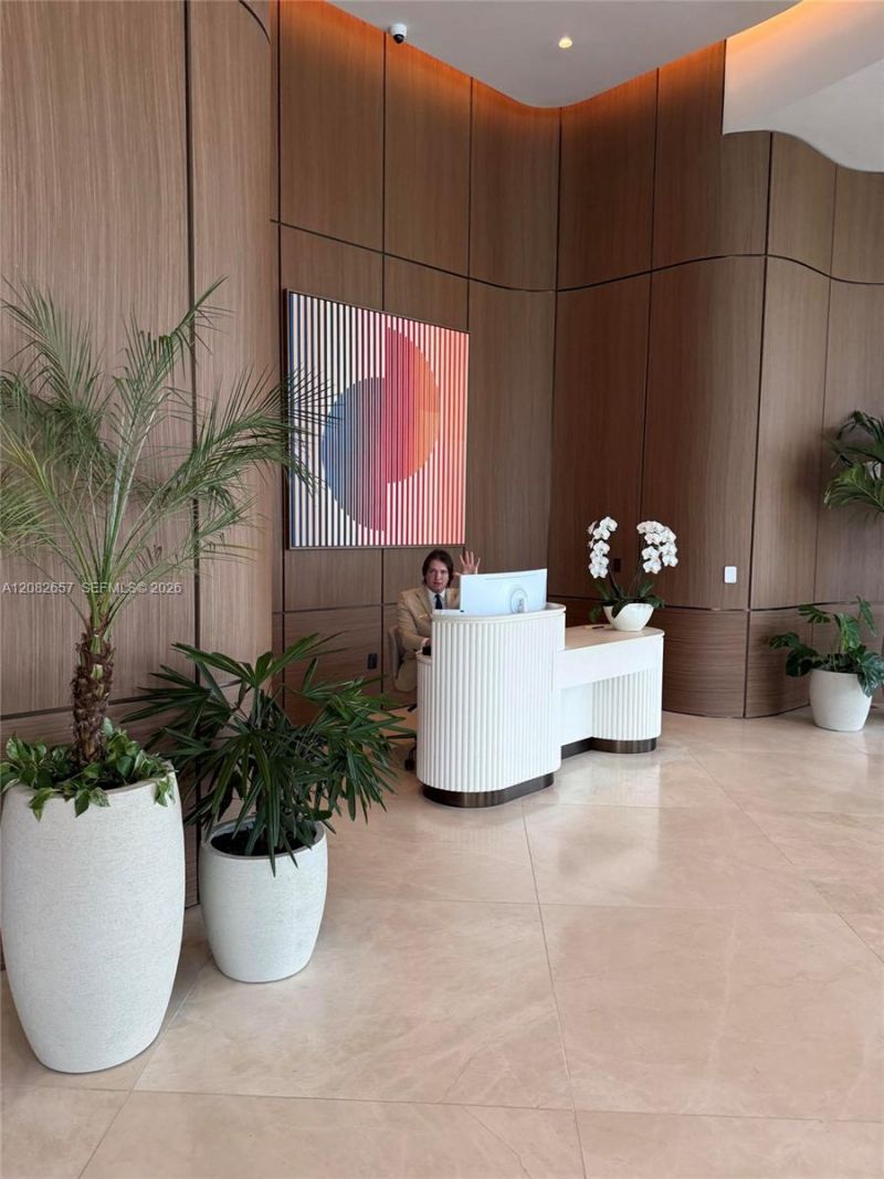 2411 Laguna Circle , Unit 2703, North Miami, FL 33181 Photo
