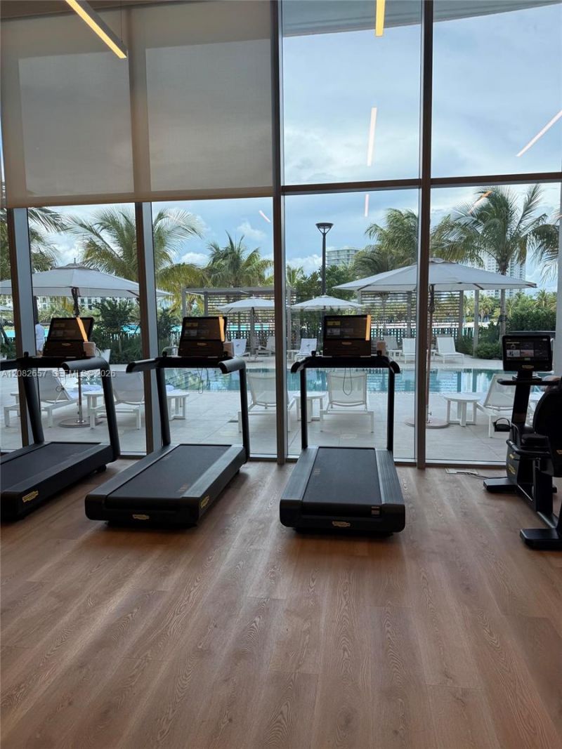 2411 Laguna Circle , Unit 2703, North Miami, FL 33181 Photo