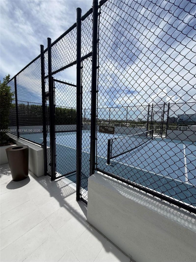 2411 Laguna Circle , Unit 2703, North Miami, FL 33181 Photo