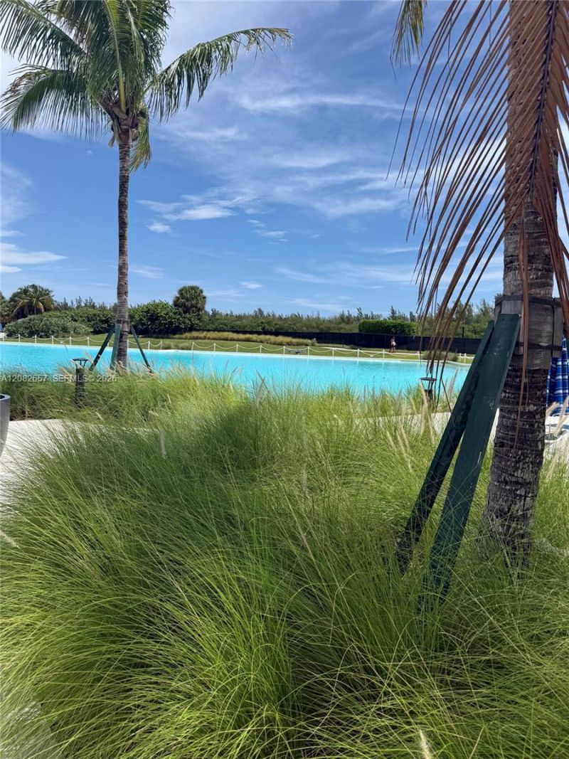 2411 Laguna Circle , Unit 2703, North Miami, FL 33181 Photo