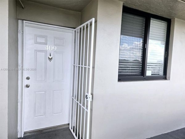 10290 NW 9th St Cir , Unit 409, Miami, FL 33172