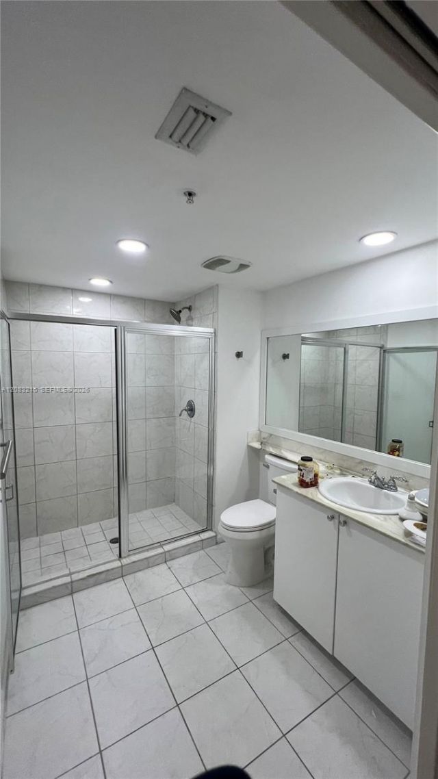 2775 NE 187th St , Unit 227, Aventura, FL 33180 Photo