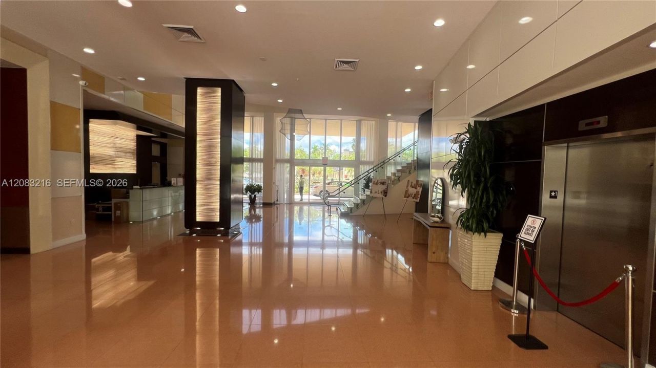 2775 NE 187th St , Unit 227, Aventura, FL 33180 Photo