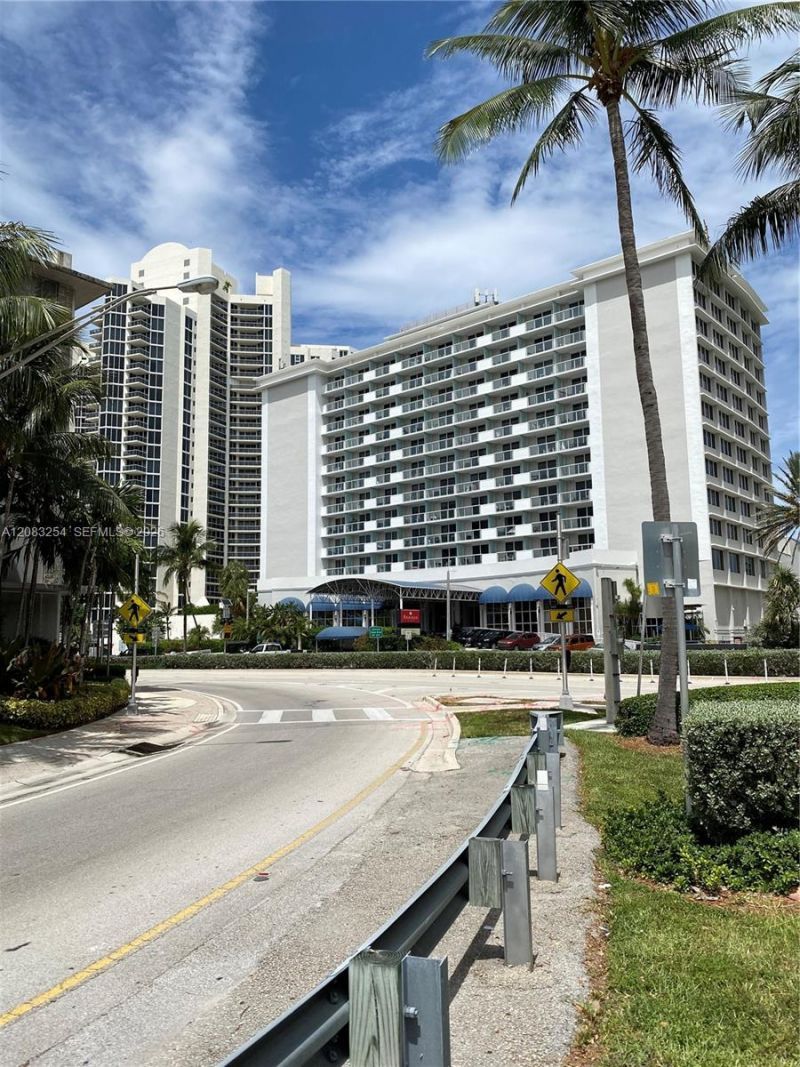 19201 Collins Ave , Unit 314, Sunny Isles Beach, FL 33160 Photo