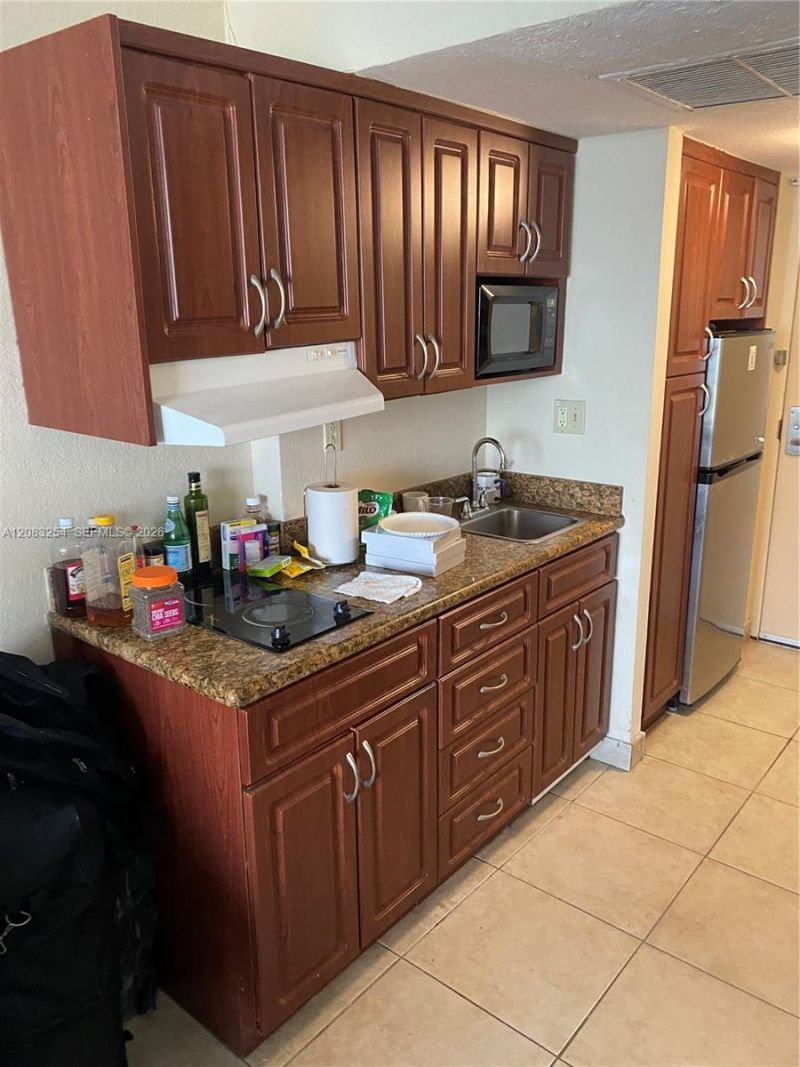 19201 Collins Ave , Unit 314, Sunny Isles Beach, FL 33160 Photo