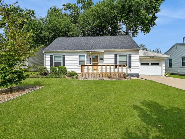 1020 25th Street NE, Cedar Rapids, IA 52402