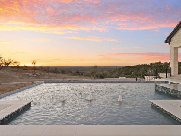 1562 Canyon Crossing View, Dripping Springs, TX 78620