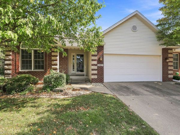 1317 33rd Ave. Circle , Silvis, IL 61282