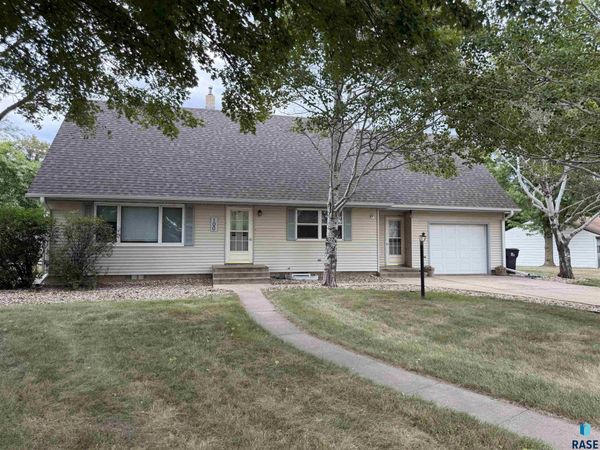 100 E Center St, Marion, SD 57043